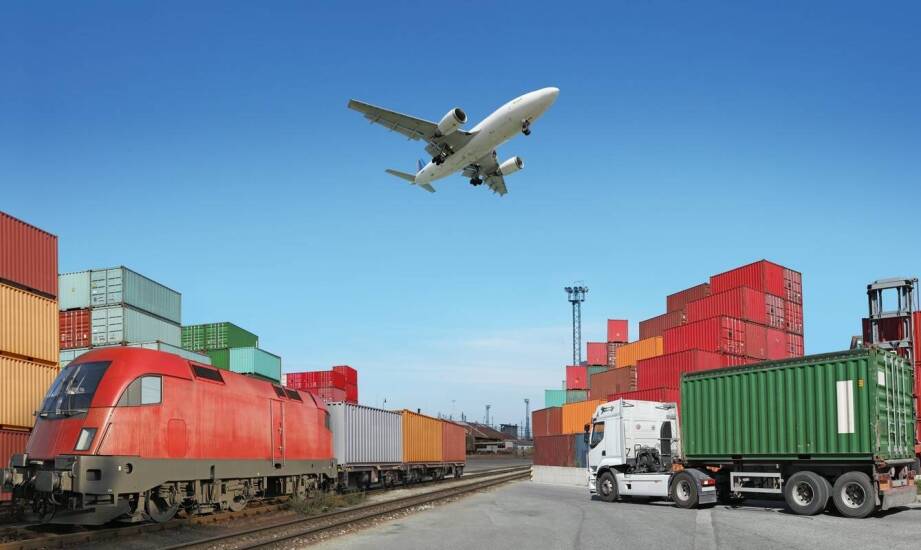 Jak profesjonalne doradztwo wspiera import paczek lotniczych z USA do Polski?