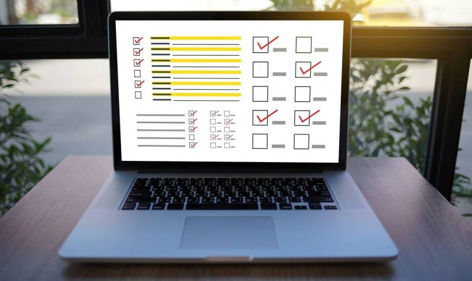 Integracja programu do głosowania online z systemami transmisji – kluczowe aspekty