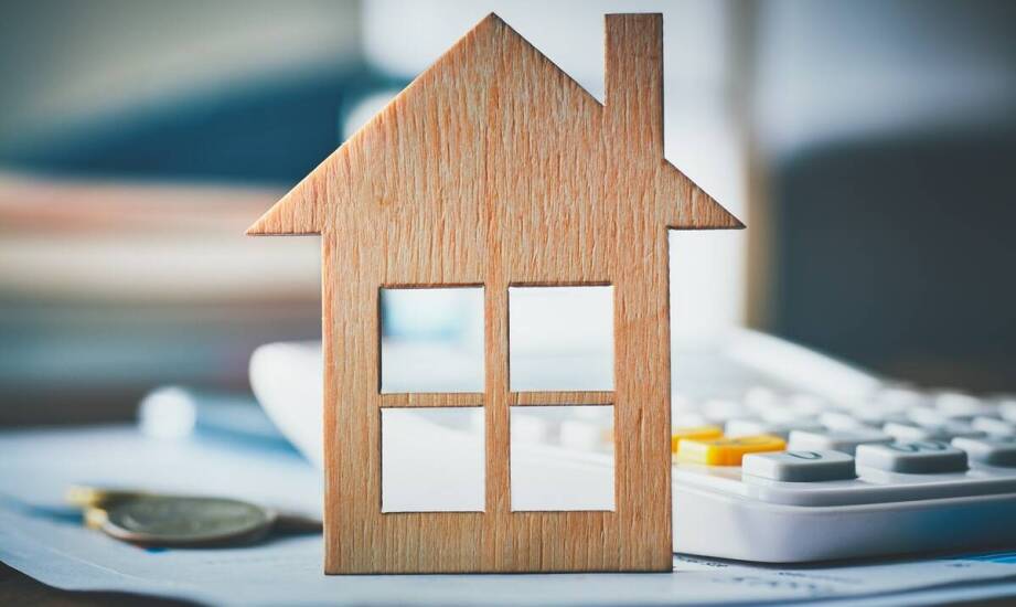 Porównanie pożyczek pod zastaw mieszkania z innymi formami finansowania