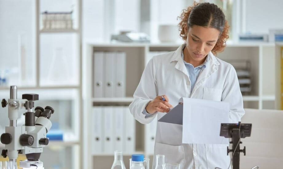 Jak analiza czynników chemicznych wpływa na zgodność z normami prawnymi?