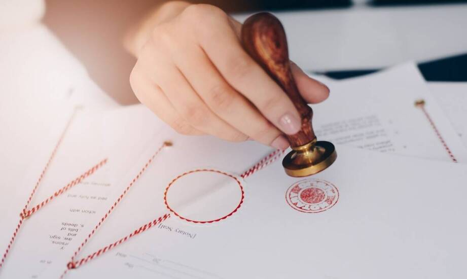 Wysyłka dokumentów do tłumaczenia pocztą poleconą – co warto wiedzieć?