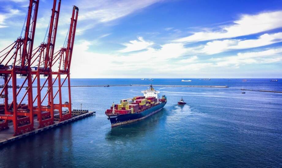 Jak długo trwa rejs statkiem z USA do Europy i co na to wpływa?