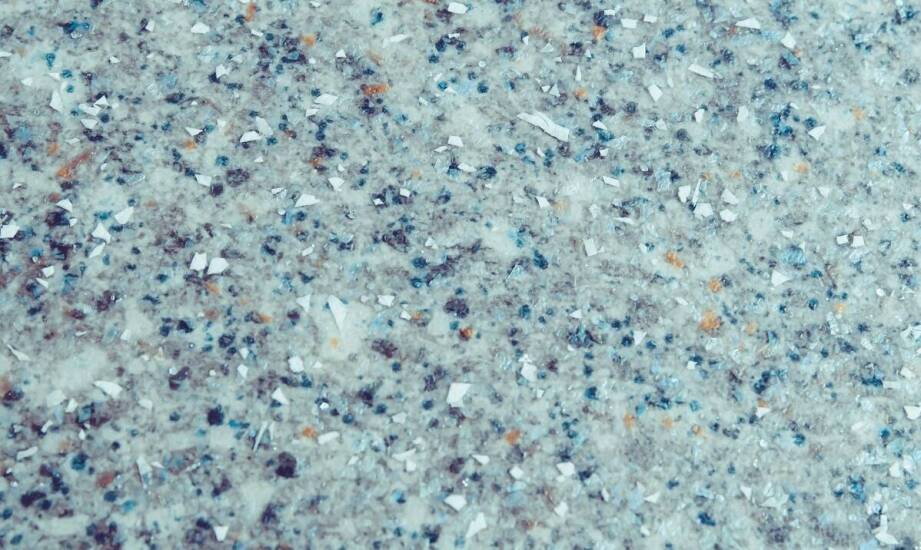 Jakie techniki obróbcze stosuje się przy produkcji spieków kwarcowych?