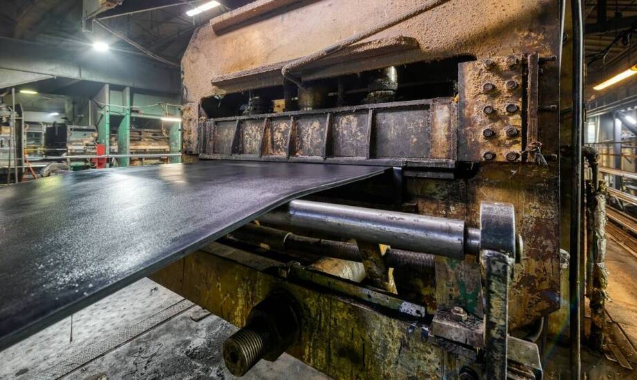 Blacha stalowa 1,5 mm jako materiał do produkcji sprzętu przemysłowego