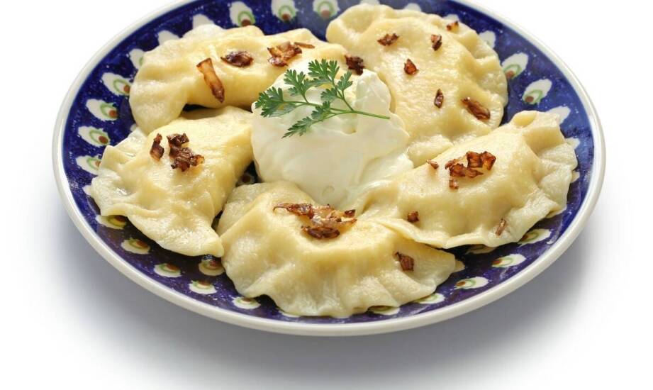 Durability and Aesthetics of Polish Ceramic Plates in Everyday Use
