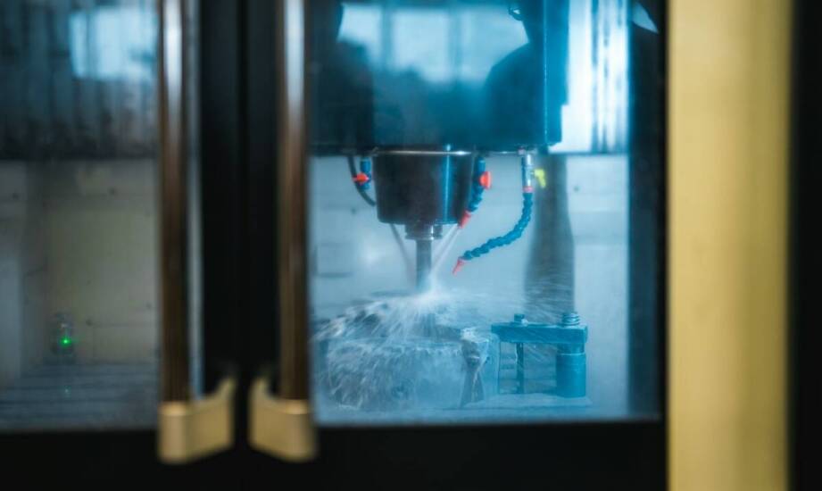 Elektrodrążenie drutowe a produkcja komponentów o skomplikowanych kształtach