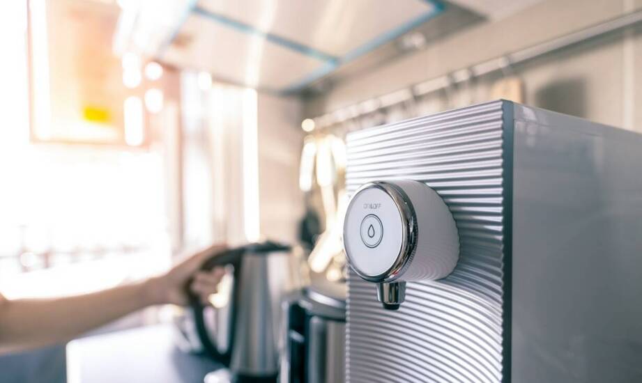 Jak regularne odkamienianie czajnika elektrycznego wpływa na jego żywotność?