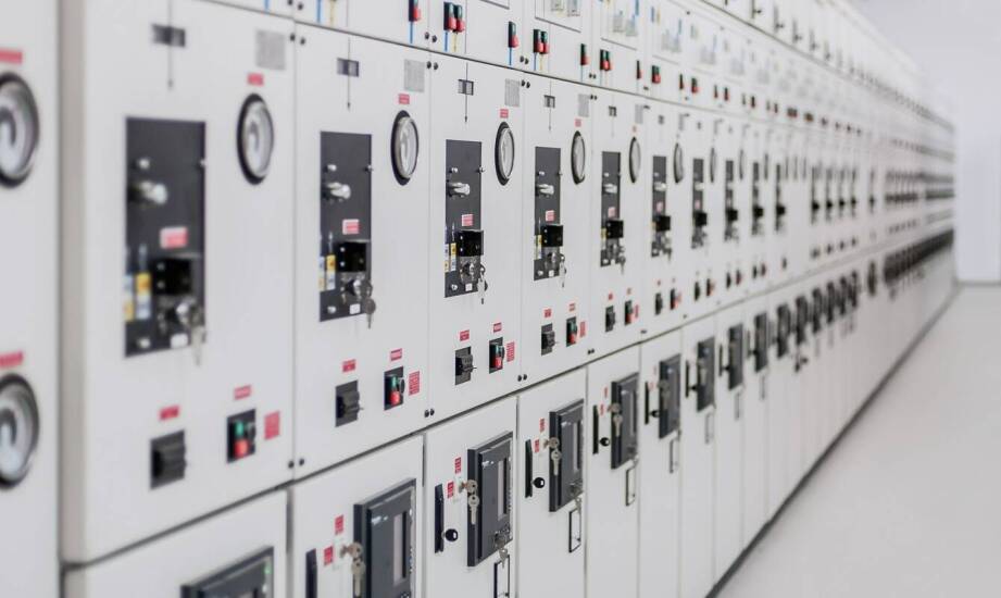 Jakie są kluczowe wyzwania dla sektora elektroenergetycznego według Enea Łódź?