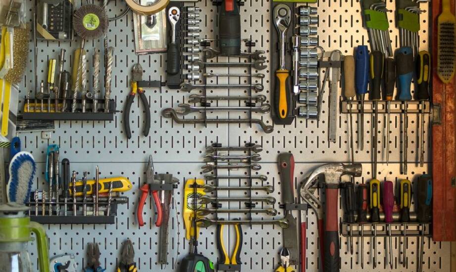 Rola młota w skomplikowanych projektach renowacyjnych