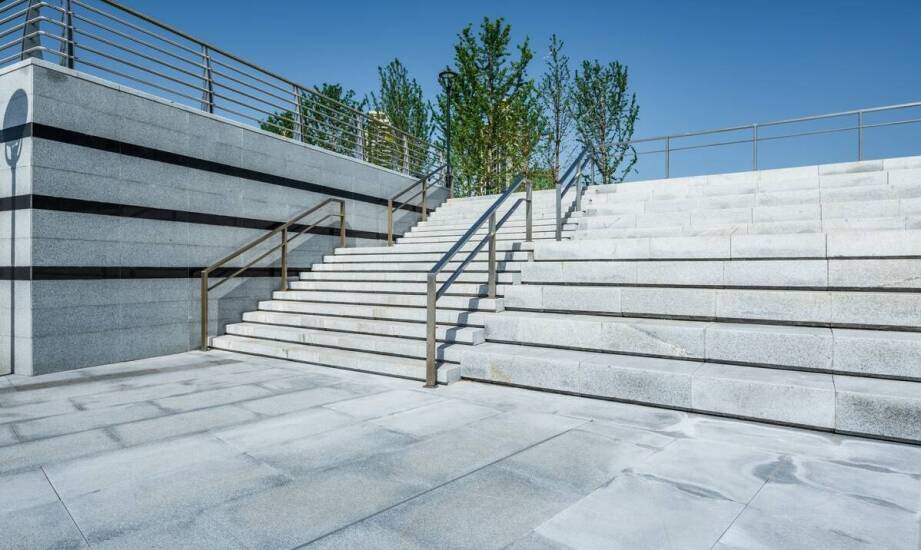 Kolorowe fontanny: jak tworzyć niezapomniane efekty wizualne?