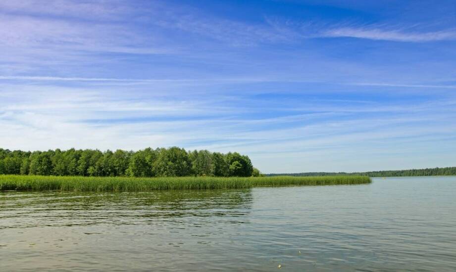 Jak czarter jachtów na Mazurach może być dostępny dla każdego?