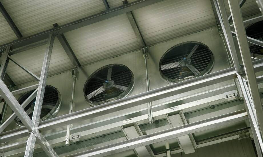 W jaki sposób odpowiednia wentylacja może wydłużyć żywotność sprężarek?