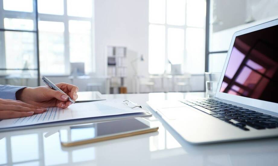 Reklamacja wycieczki: różnice w procedurach krajowych i zagranicznych