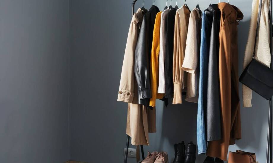 Płaszcz z flauszu czarny – uniwersalny element garderoby na każdą porę roku