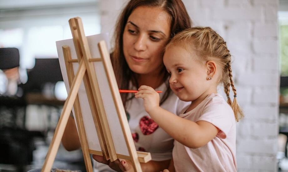 Organizacja warsztatów plastycznych dla rodzin – jak wygląda proces?