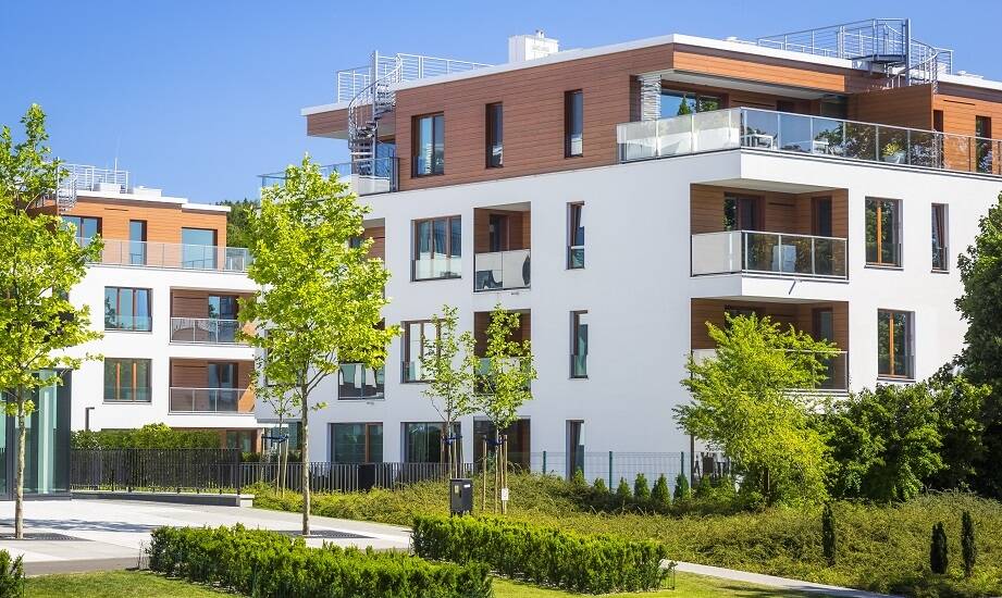 Przestrzeń wokół mieszkań deweloperskich: Jak estetyka wpływa na wartość nieruchomości?