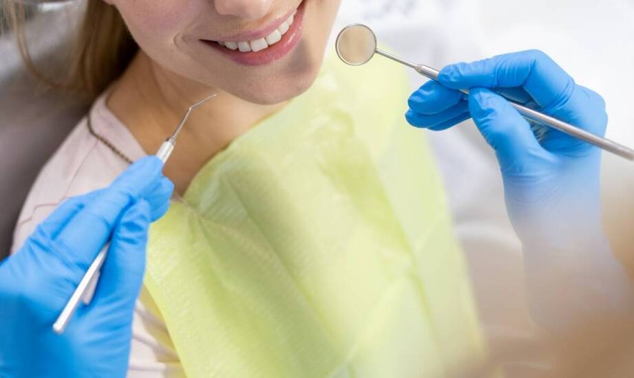 Rola periodontologii w zapobieganiu chorobom dziąseł i przyzębia