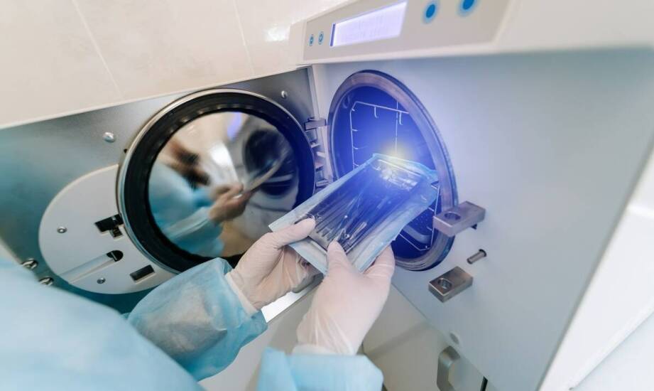 Korzyści z użycia sterylizatorów UV w laboratoriach chemicznych