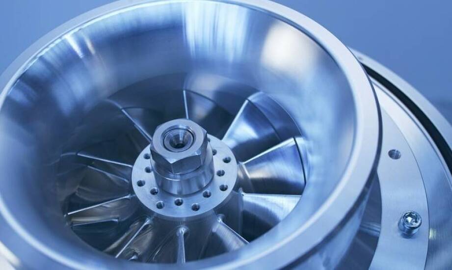 Jakie są zalety stosowania torque converter w maszynach ciężkich?