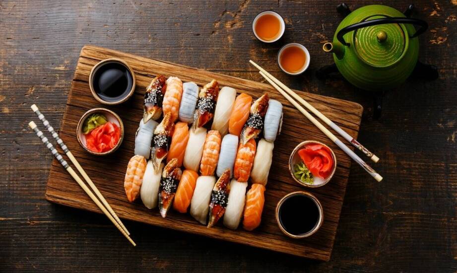 Uramaki z dostawą – odkryj nowe smaki w zaciszu własnego mieszkania