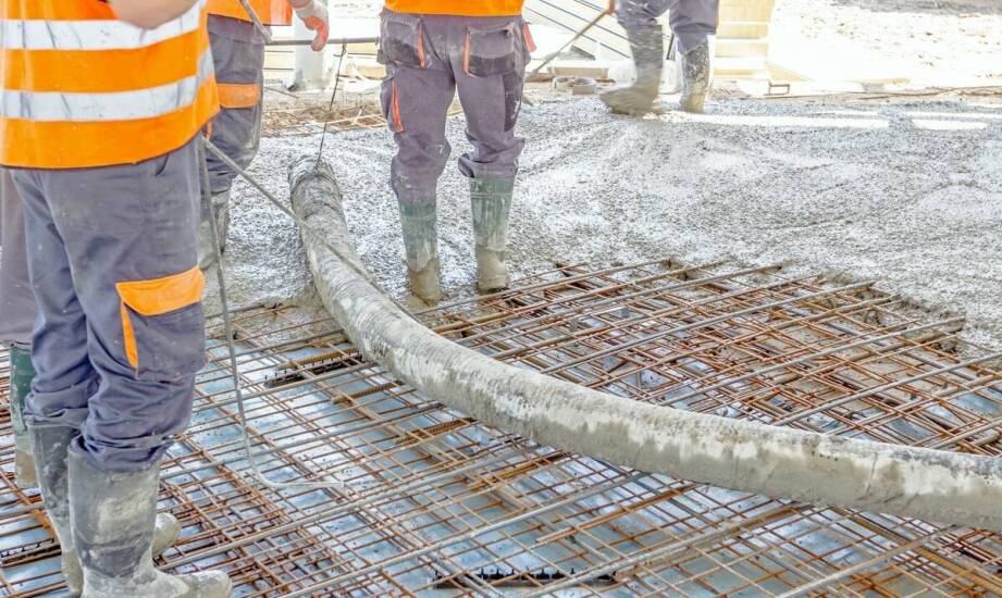 Wady i zalety robotyzacji procesu układania posadzek anhydrytowych