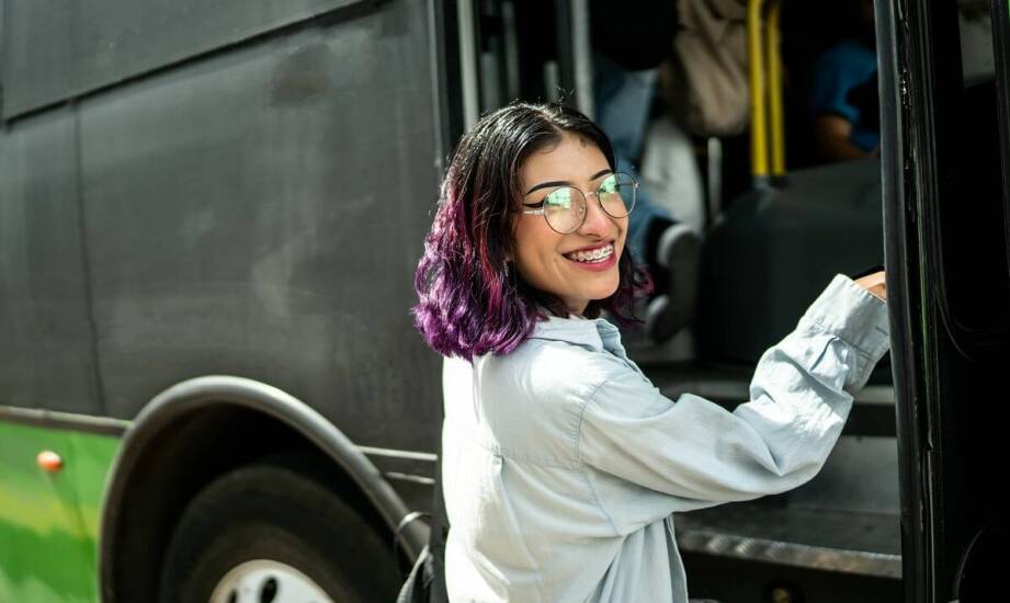 Bus for rent na wycieczki do atrakcji turystycznych – jak zaplanować dzień?