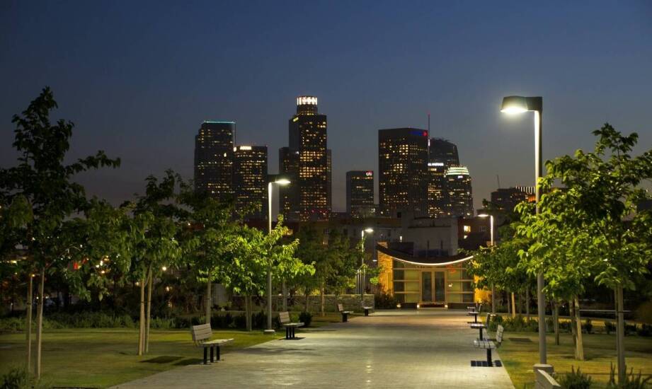 Zastosowanie lamp balkonowych solarnych w miejscach użyteczności publicznej