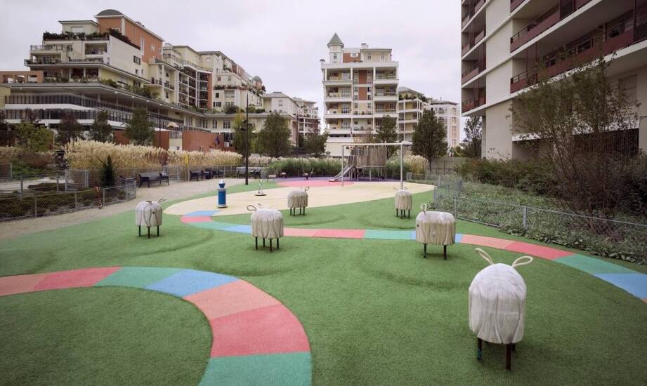 Sala zabaw w hotelu – co zapewniamy dzieciom podczas pobytu?