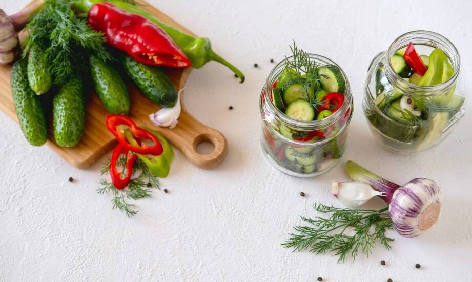 Jakie są zalety stosowania w produkcji kiszonek?