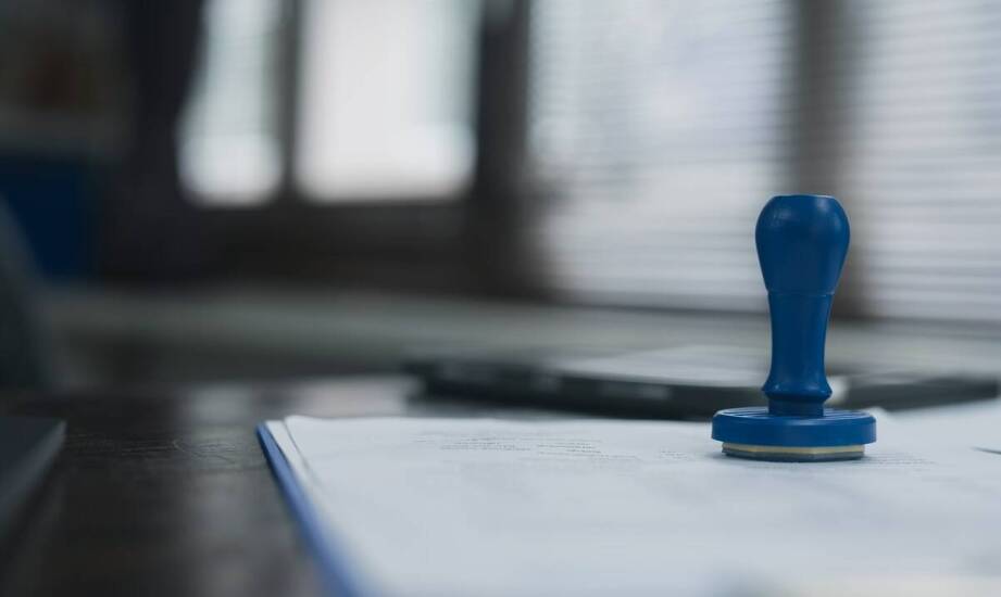 Czy pieczątki beztuszowe są odpowiednie dla sektora edukacji?