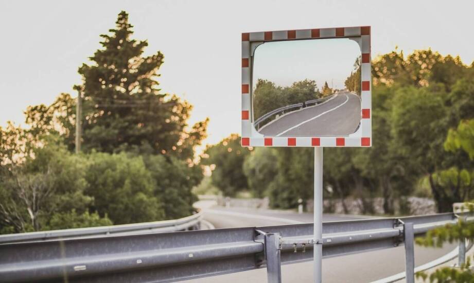 Znaczenie odbojnic stalowych w ochronie infrastruktury logistycznej