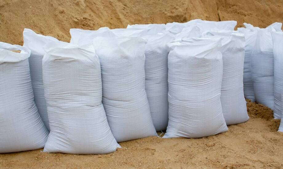 Małe worki na piasek jako rozwiązanie dla magazynowania substancji sypkich