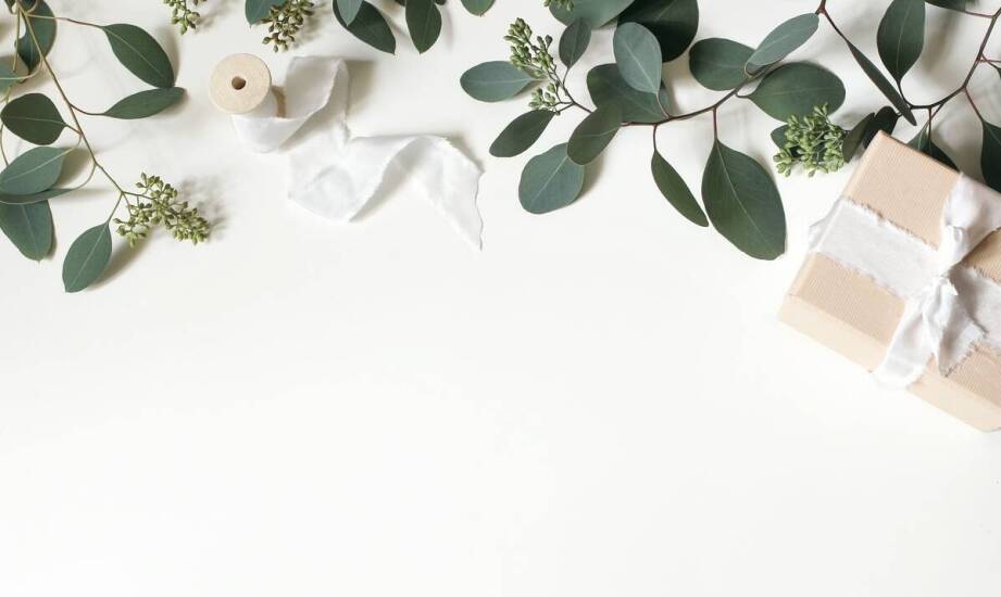 Najnowsze trendy w projektowaniu pamiątek dla gości weselnych z suszonymi kwiatami