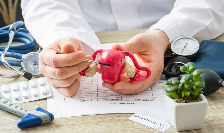 Jak ginekolog może pomóc w problemach hormonalnych?