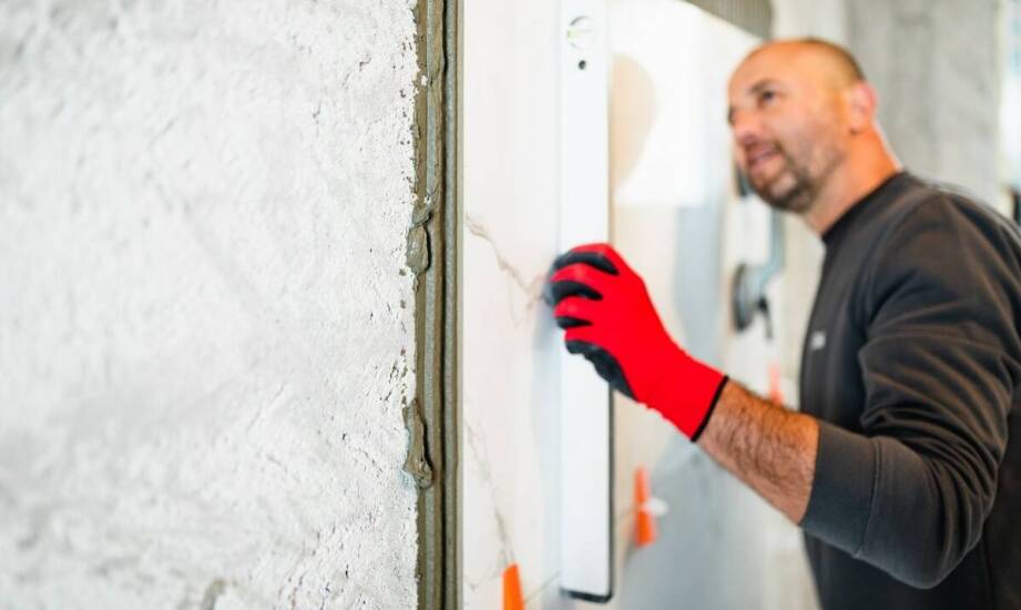 Jak wpływa temperatura otoczenia na proces wklejania szyb samochodowych?