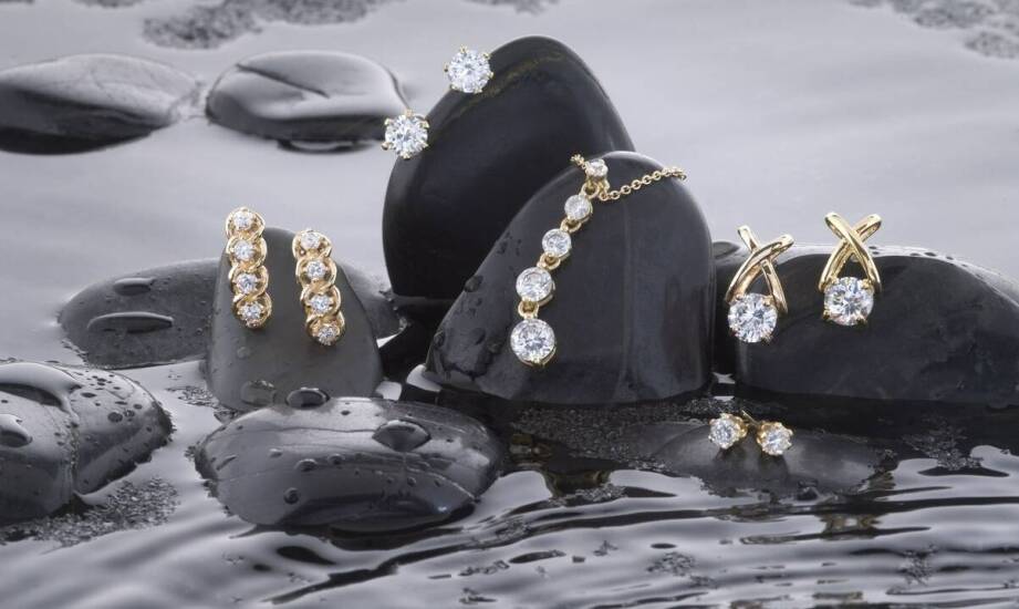 Stylowe dodatki, które uzupełnią każdą stylizację