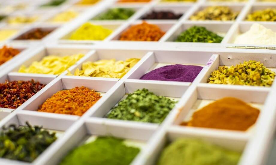 Wpływ farb proszkowych na estetykę i trwałość mebli metalowych