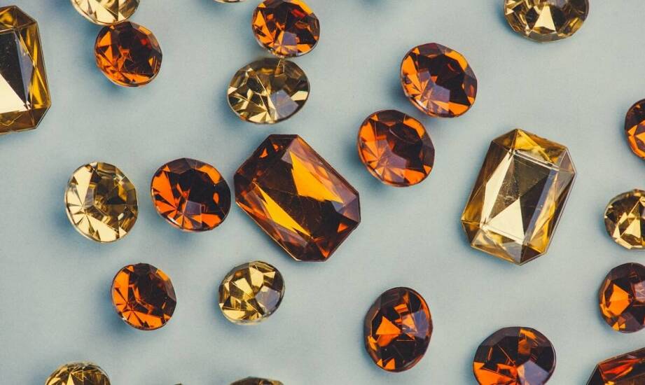 Dlaczego certyfikacja jest kluczowa przy zakupie kamieni kolorowych?