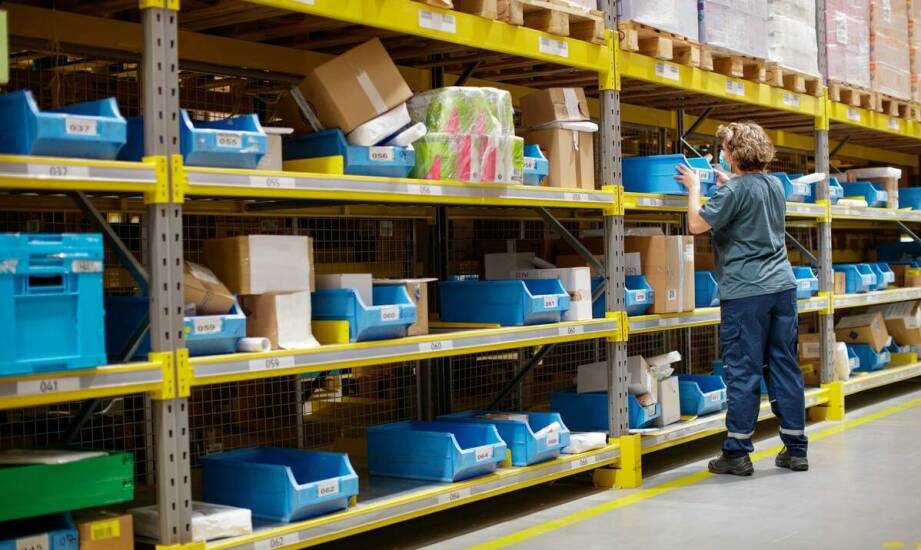 Przegląd cen montażu regałów w kontekście zmieniających się norm magazynowych