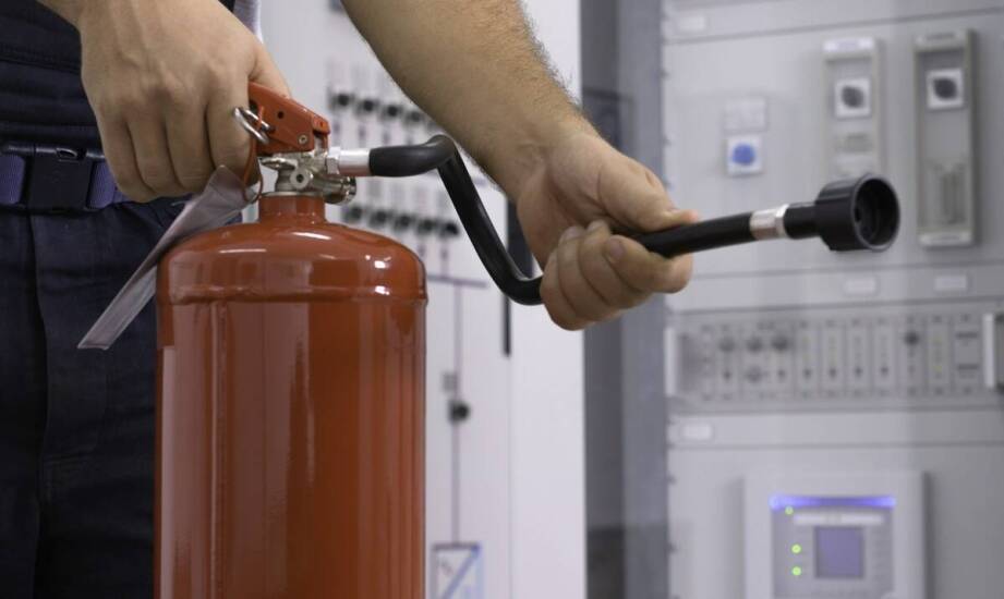 Profesjonalne doradztwo w zakresie zabezpieczeń przeciwpożarowych drewna – dlaczego warto?