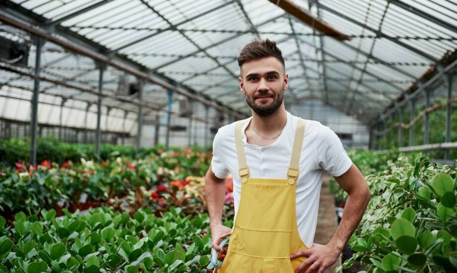 Jakie są kluczowe umiejętności potrzebne do pracy na stanowisku związanym z produkcją hortikultury?