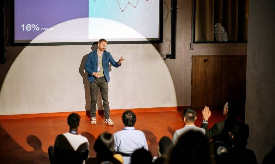 Rola iluzjonisty w tworzeniu niezapomnianych pokazów na eventach firmowych