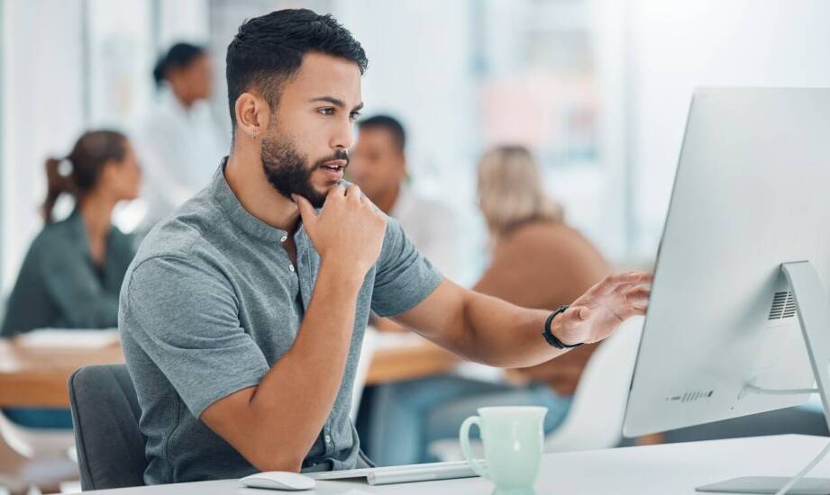 Jakie są korzyści z integracji kanałów komunikacji online i offline?