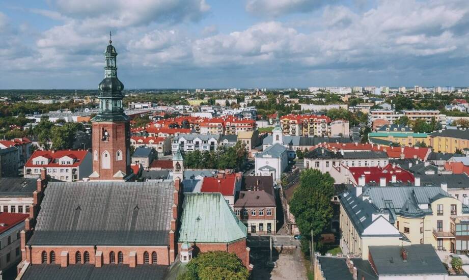 Śląska kultura w muzyce: jak zespoły biesiadne promują regionalne tradycje?