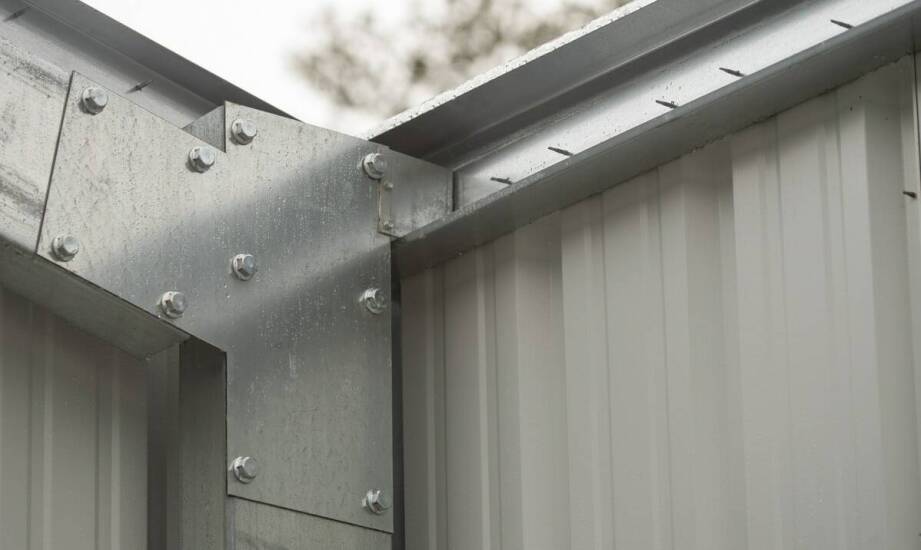 Porównanie różnych typów mocowań dla markizy 300x150 – co wybrać?