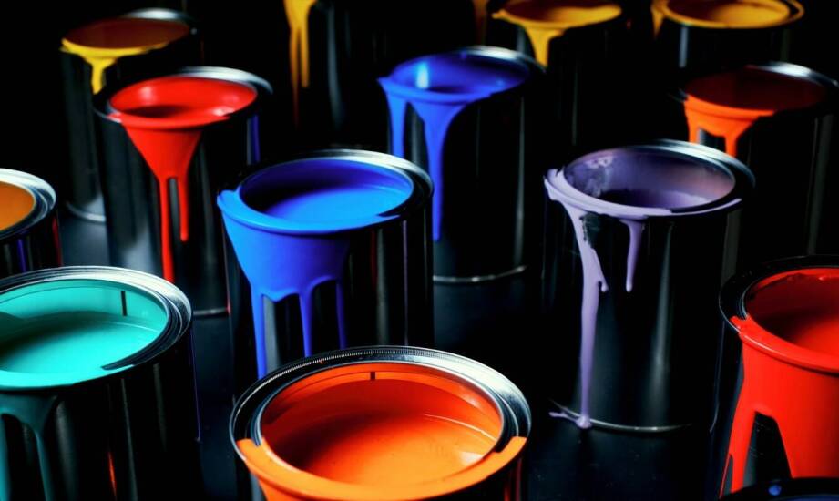 Porównanie różnych typów farb antykorozyjnych do metalu