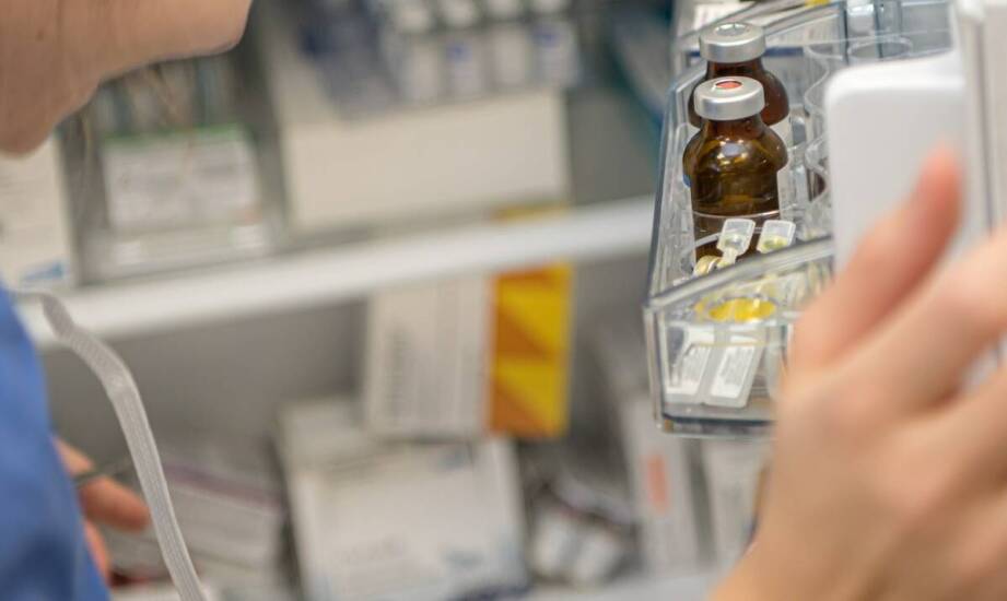 Bezpieczeństwo farmaceutów dzięki loży laminarnej w aptece