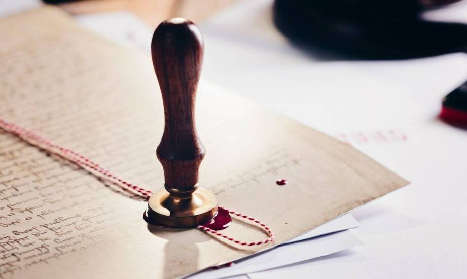 Jakie są zasady przechowywania środków finansowych na rzecz klienta u notariusza?