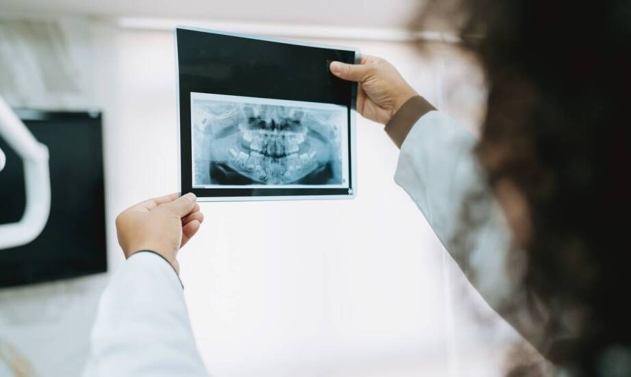 Znaczenie doświadczenia chirurga dentystycznego dla skuteczności leczenia