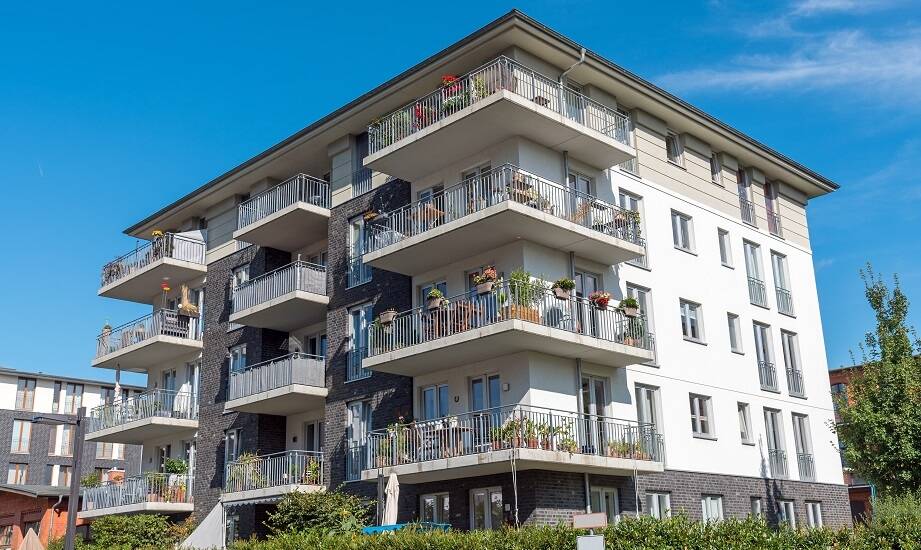 Jakie udogodnienia oferują apartamenty nad morzem dla miłośników aktywnego wypoczynku?